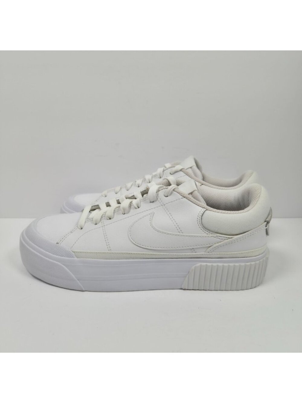 Nike Court Legacy Lift Women's Triple White Athletic Shoes DM7590-101 US Size 10 - Picture 2 of 8